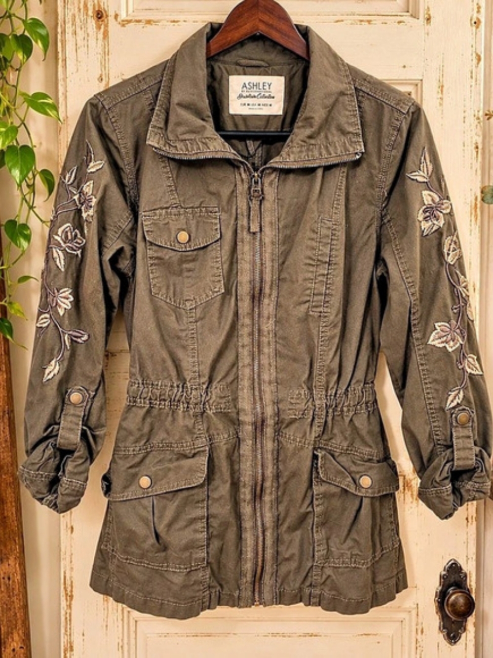 Ashley By 26 International Embroidered Utility Jacket Olive M 18.5” PTP